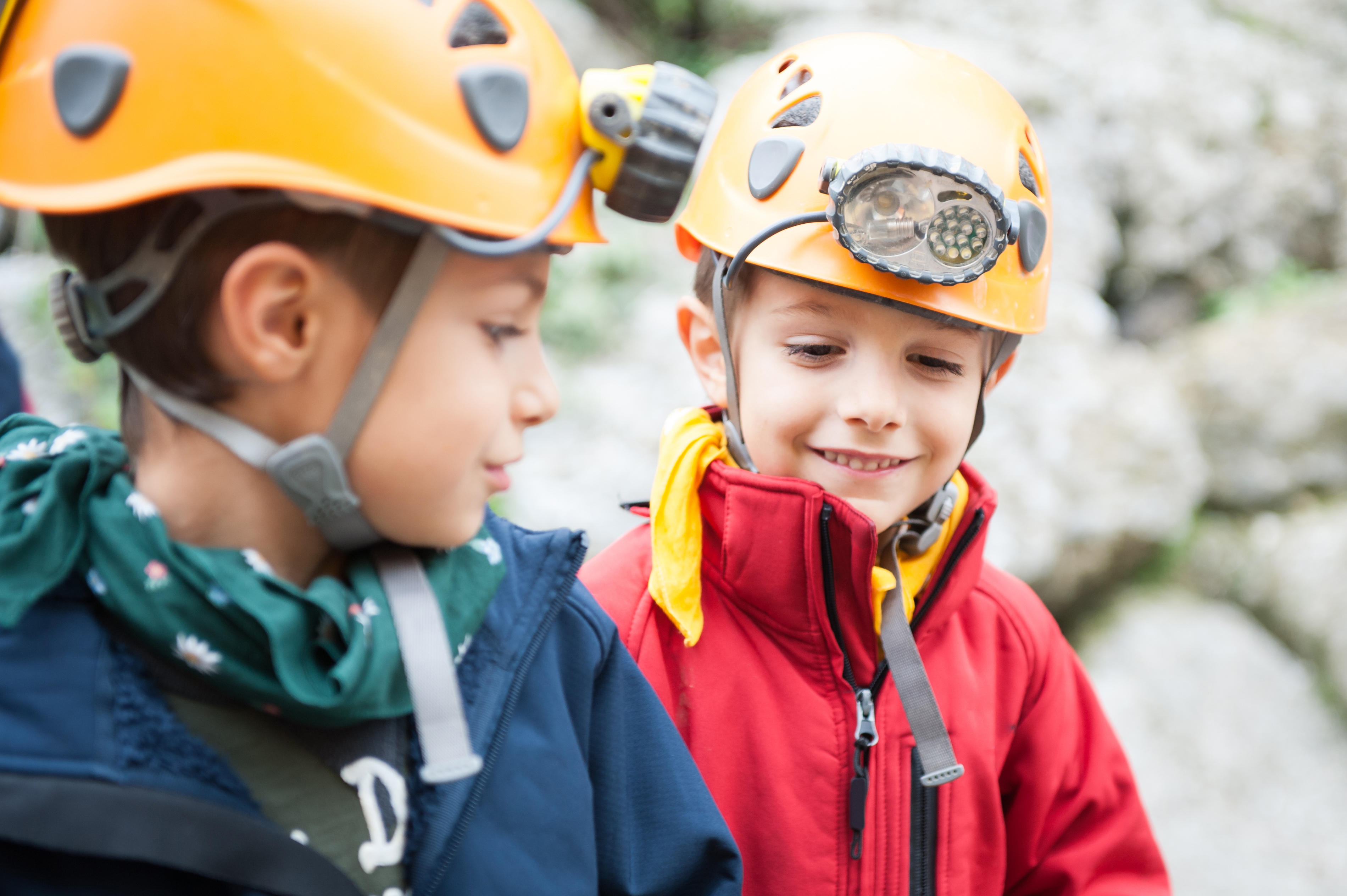 Höhlenerkundung-Kinderwaering-Helm