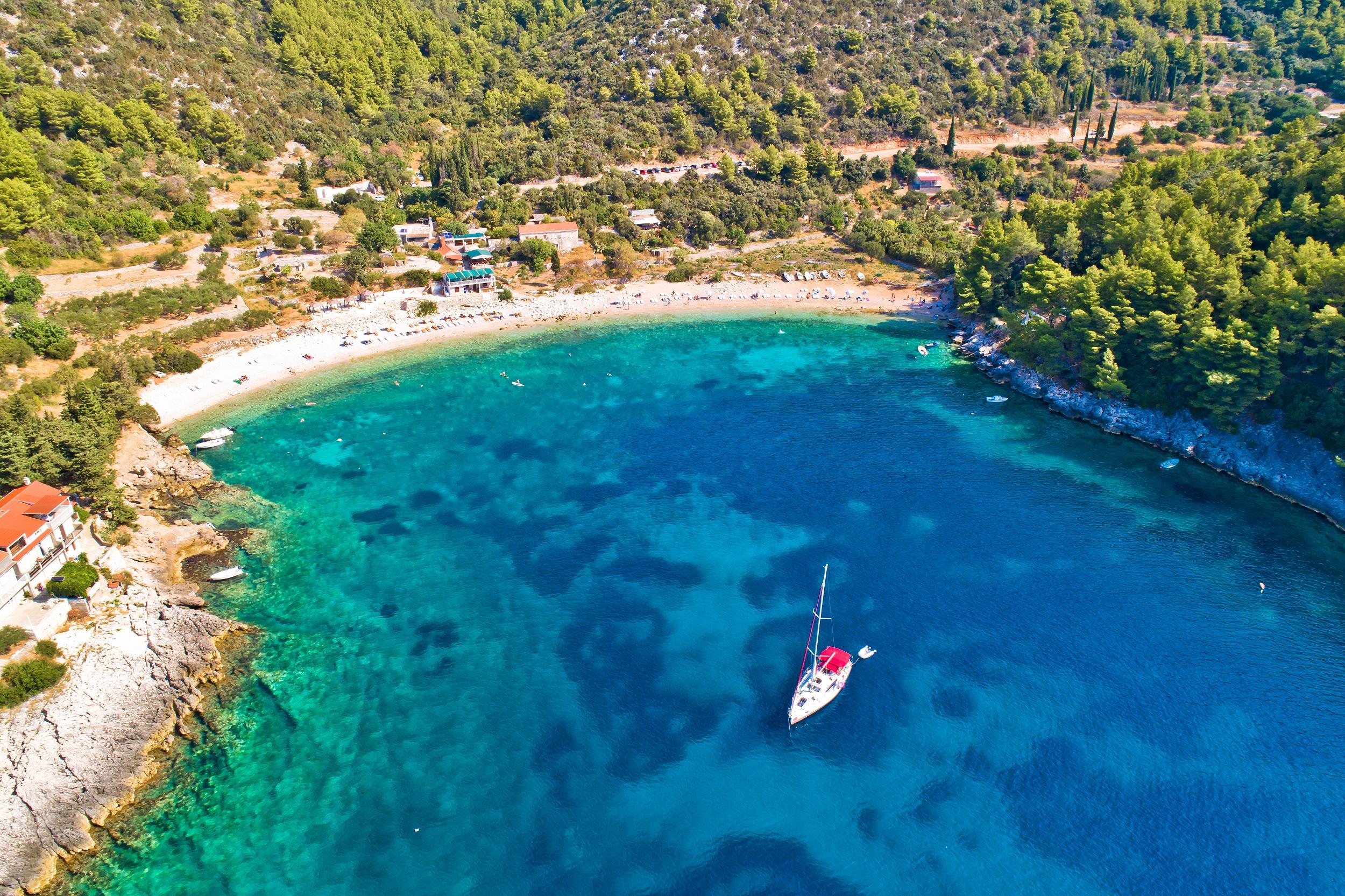 La plage de Pupnatska Luka