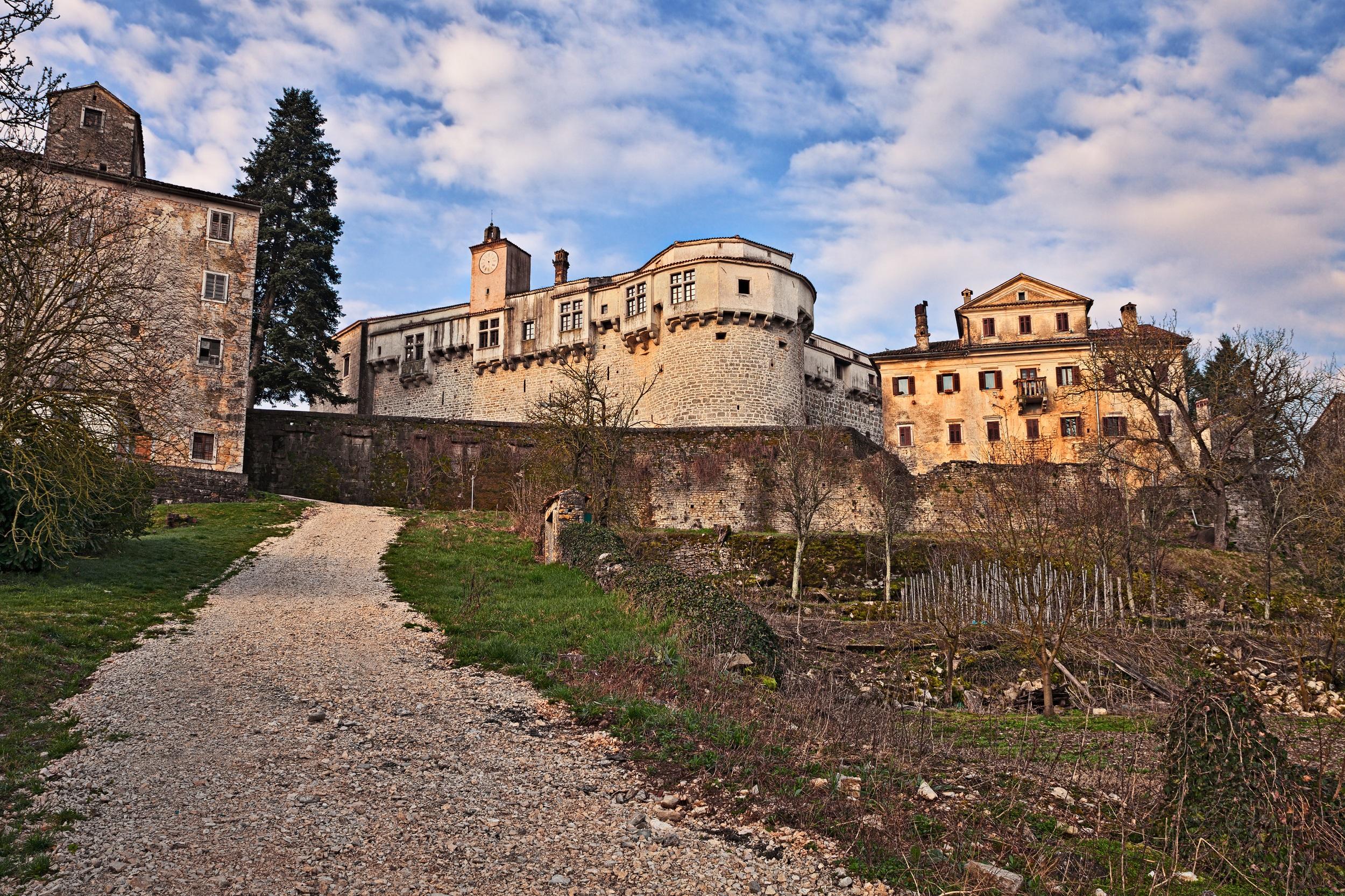 Kroatien-Pazin-Schloss
