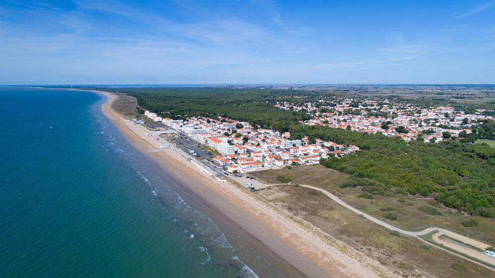 Frankreich Notre Dame de Monts Luftaufnahme