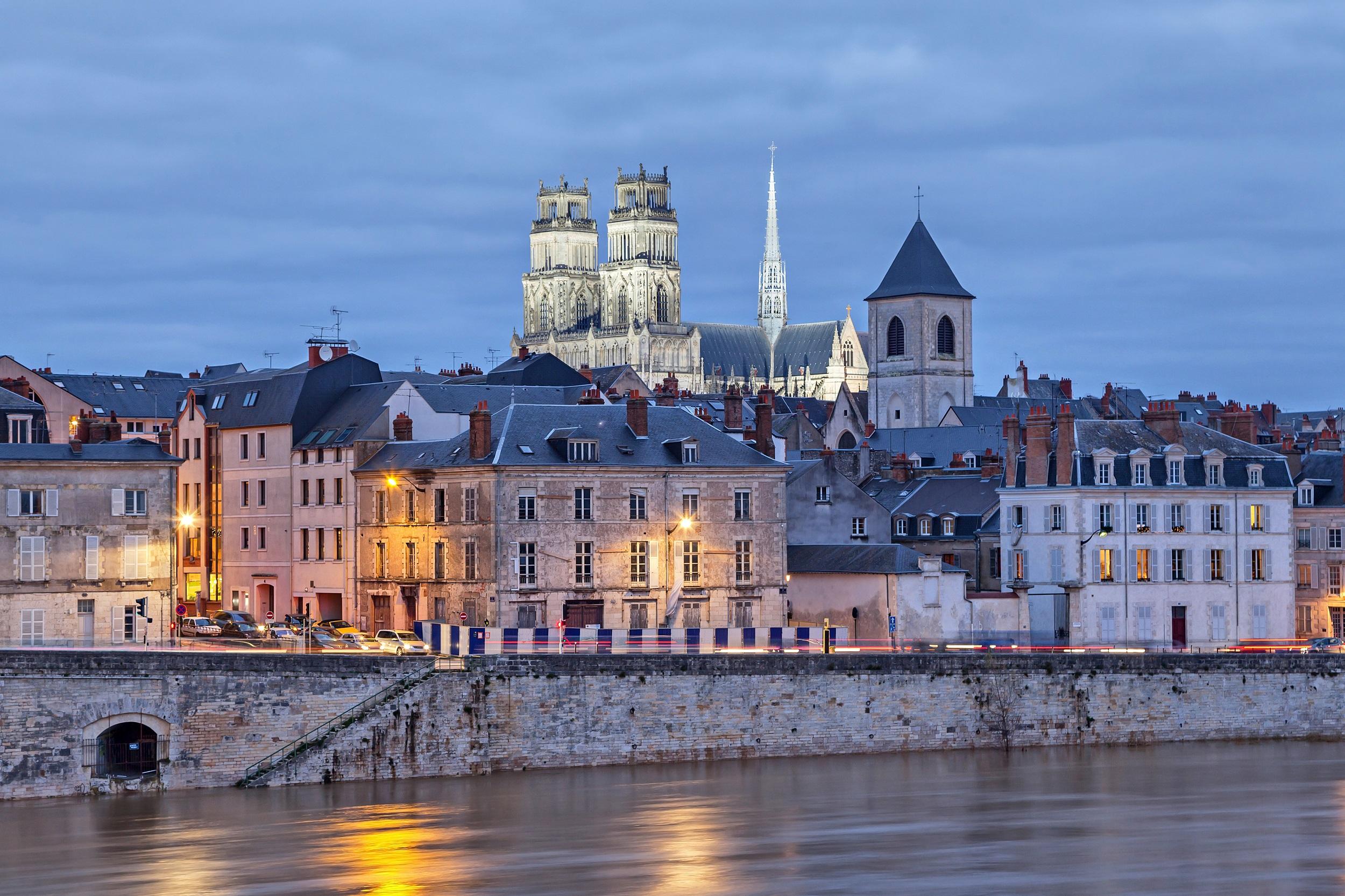 Frankreich-Orleans-River-Kathedrale