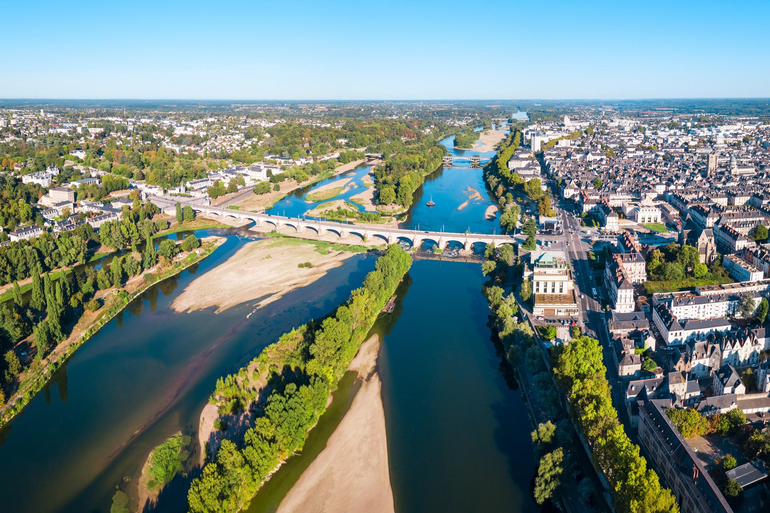 Frankreich-Touren-Fluss-Stadt