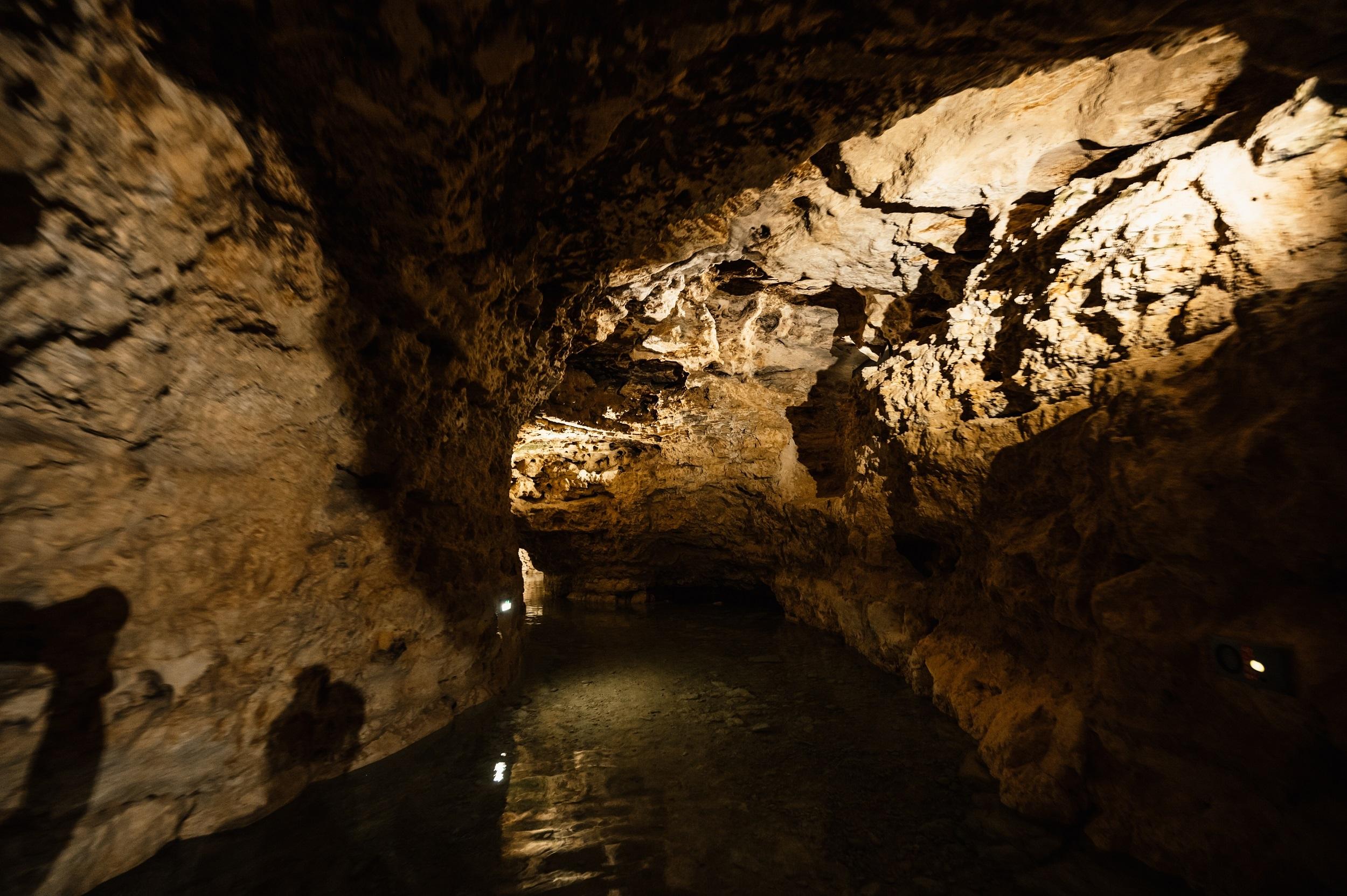 Ungarn Balaton Lóczy-Höhle