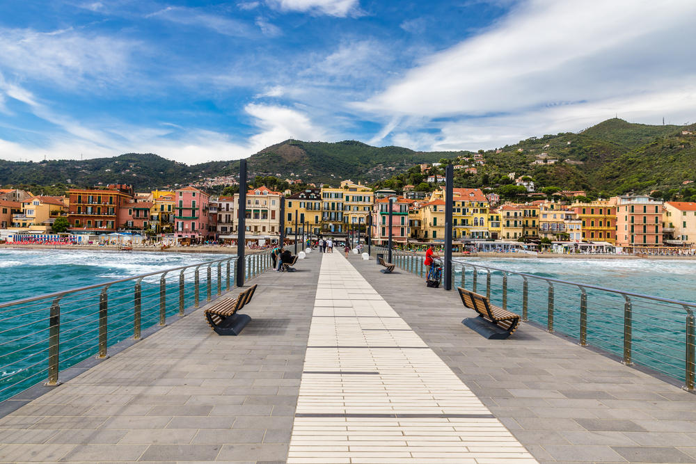 Italië Alassio Molo di Alassio Pontile Mario Bestoso