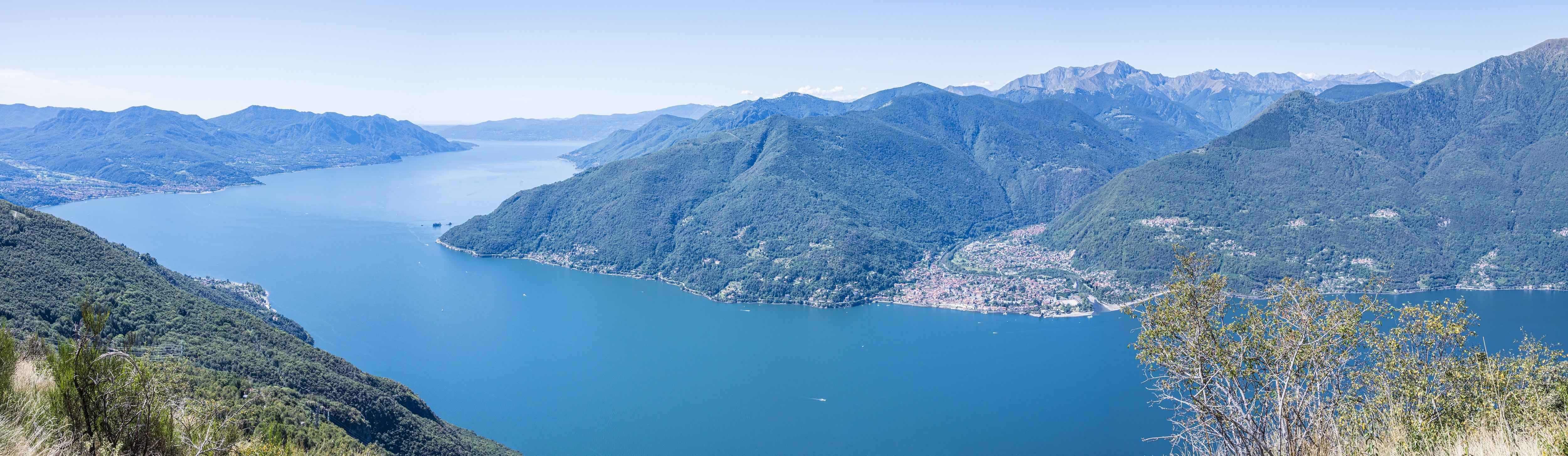 Panorama du lac Majeur en Italie