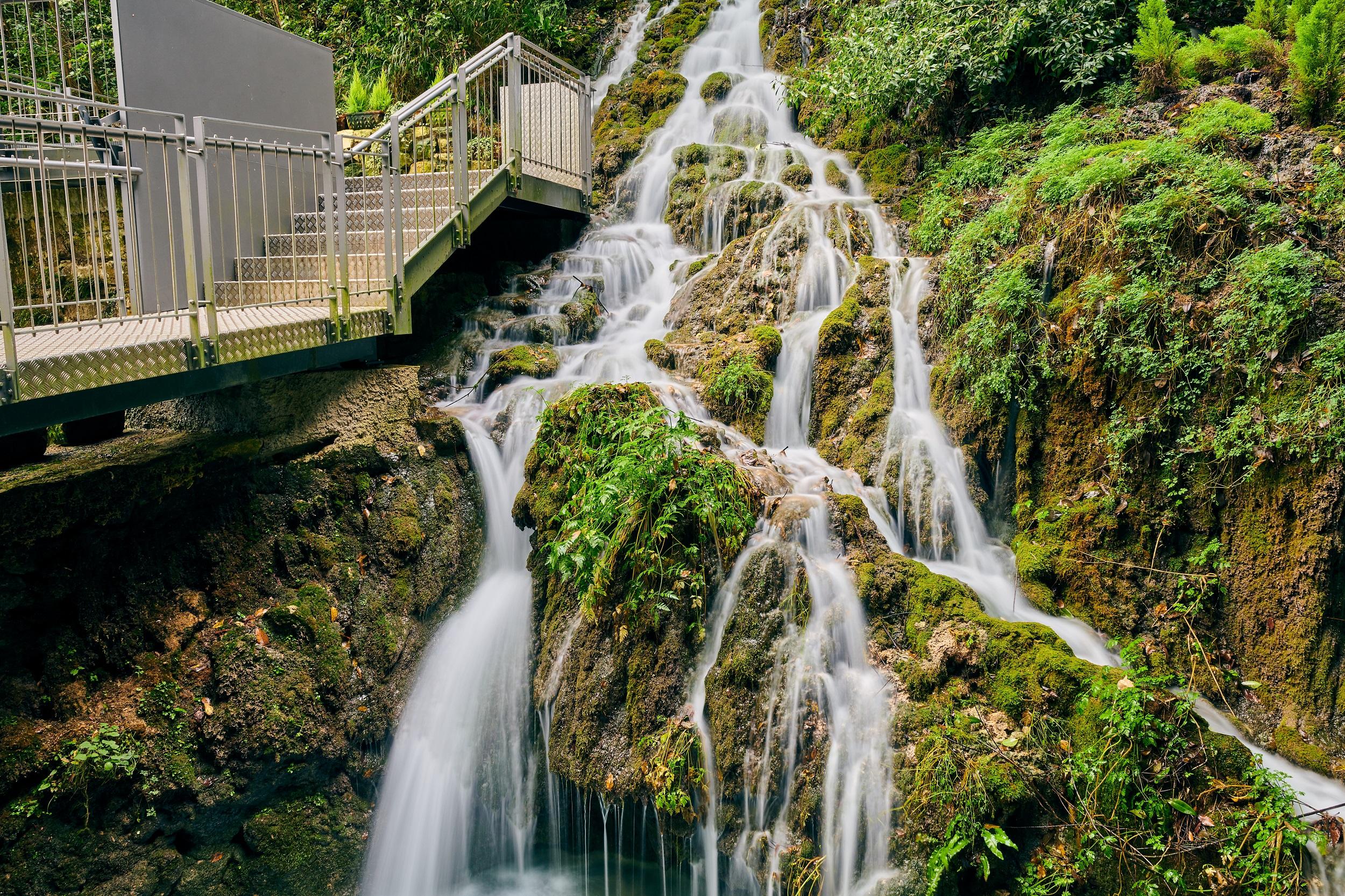 Italien - Wasserfall Varone Höhlenpark