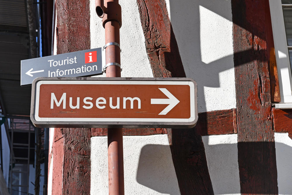 museum sign