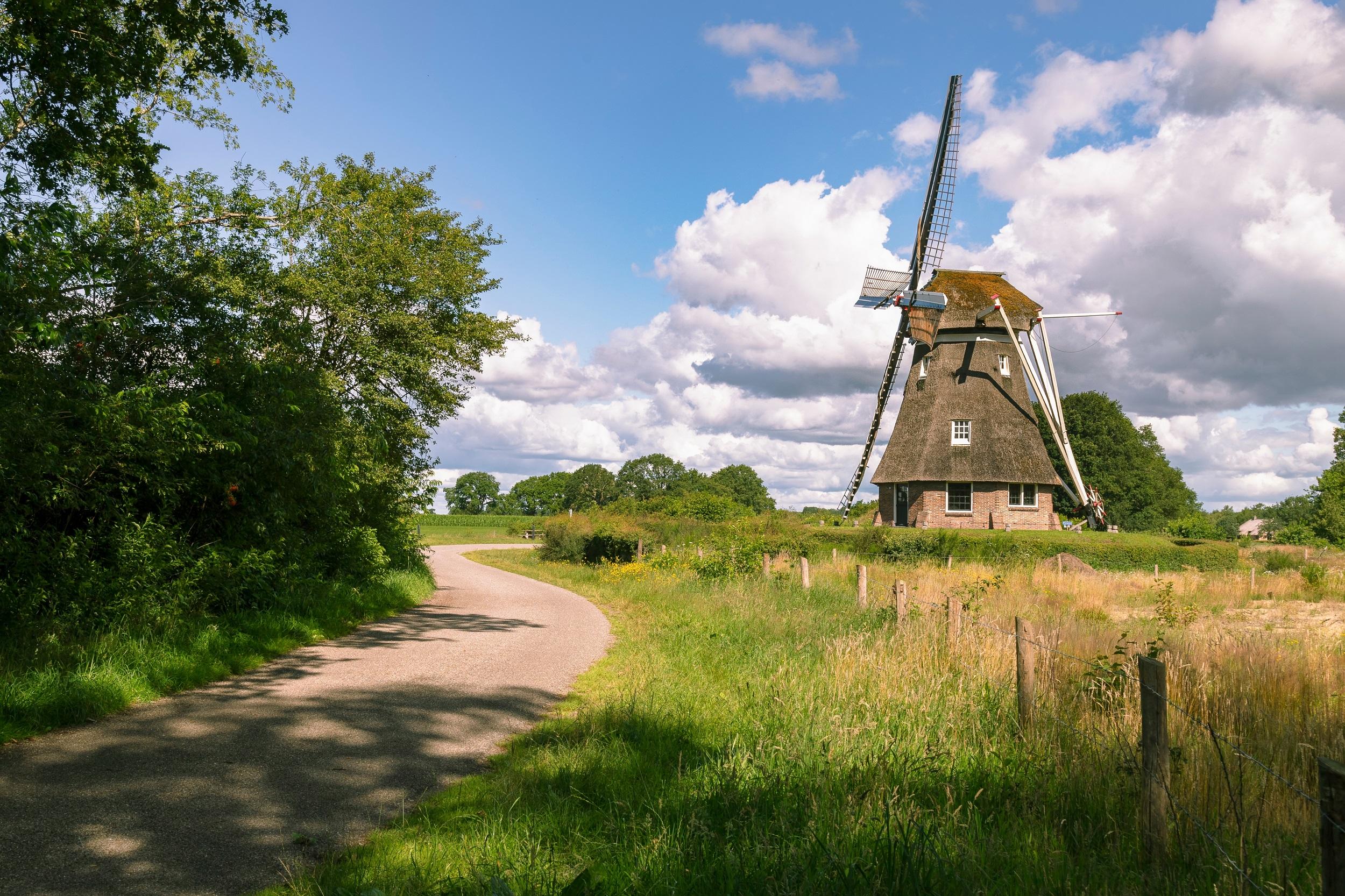 Niederlande-Provinz-Drenthe-Holzwindmühle