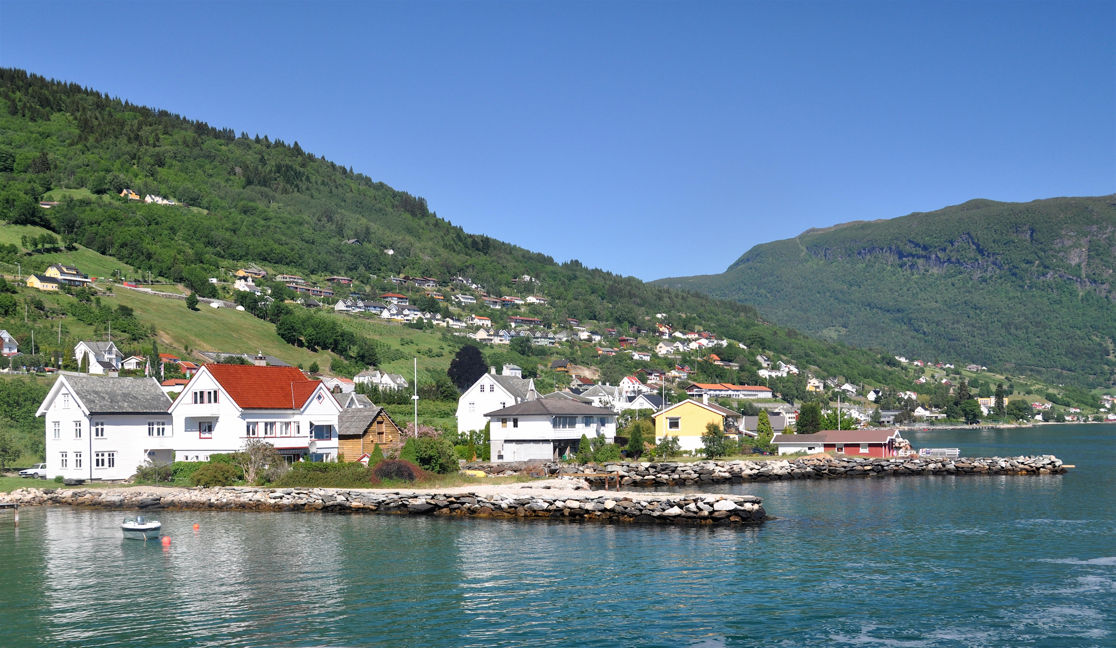 Norwegen-Leikanger-Dorf