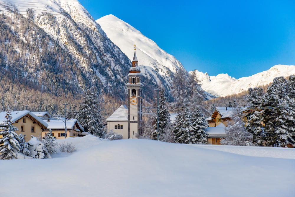 Suisse église de Bever