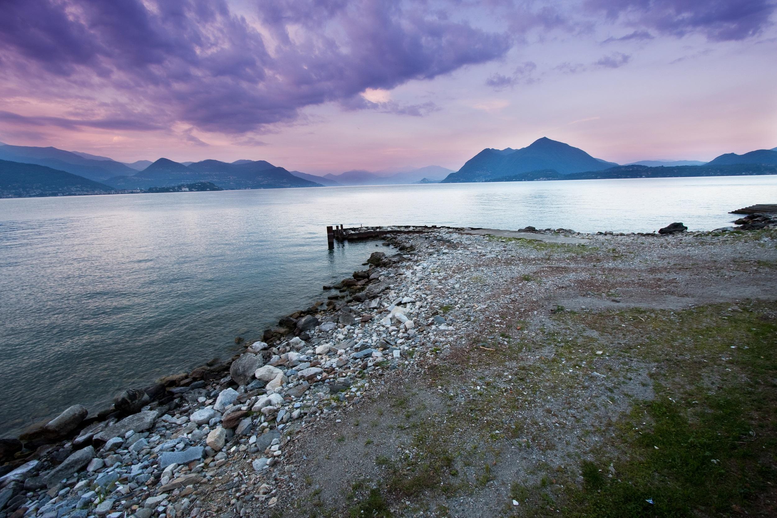 Schweiz-Lago-Maggiore-Sonnenuntergang