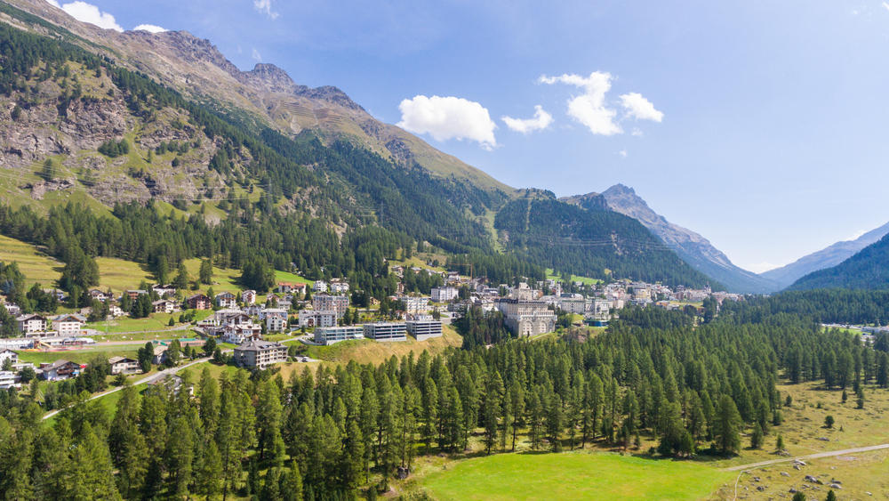 Uitzicht op Pontresina, Zwitserland