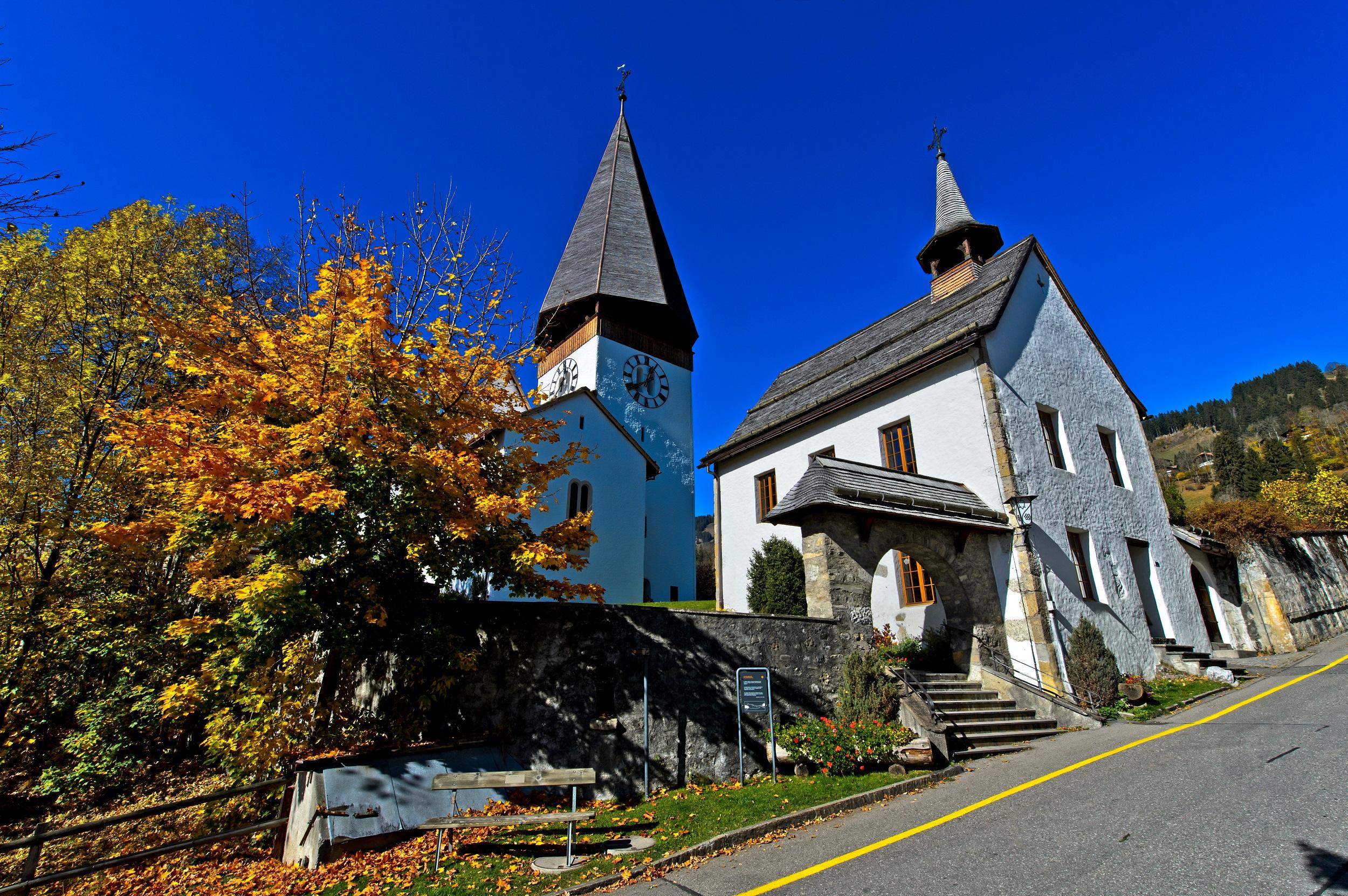 Schweiz-Saanen-Kirche