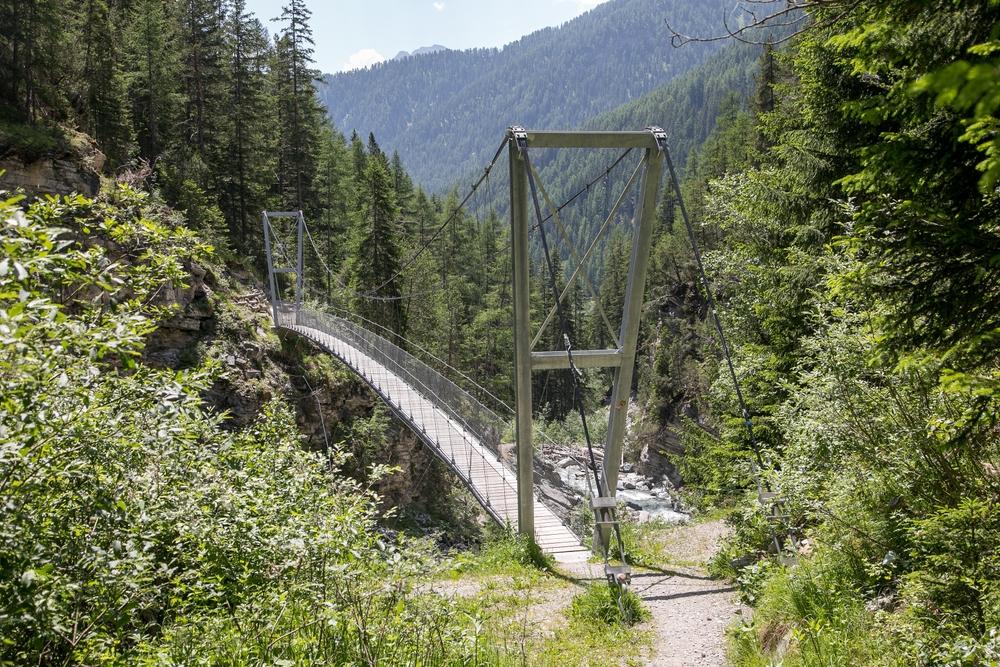 Uitzicht op het berggebied Scuol, Zwitserland